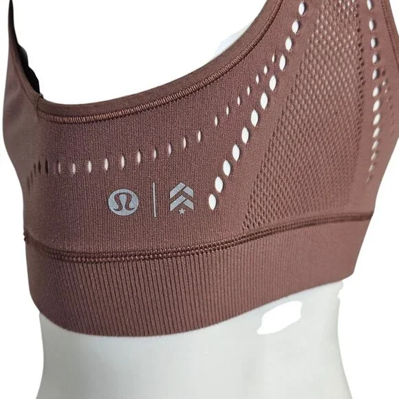 Lululemon x Barry's Reveal Bra Precision, Pullover, Cropped, V-Neck - Picture 3 of 6